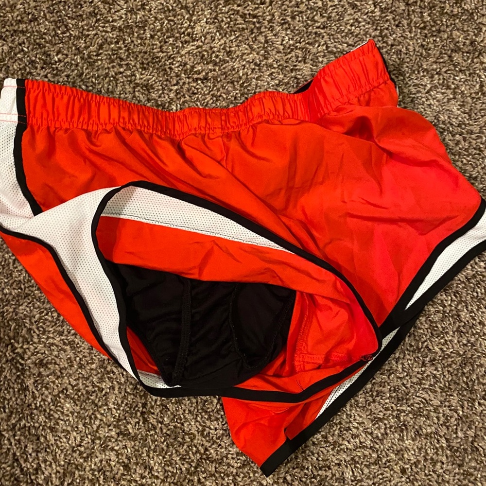 Workout shorts - Picture 3 of 5